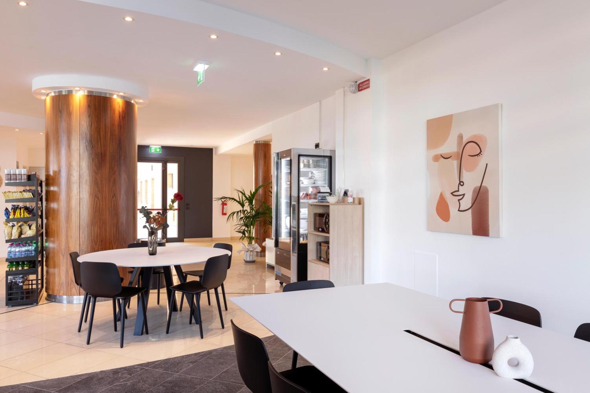 B&B Hotel 사수올로 외부 사진