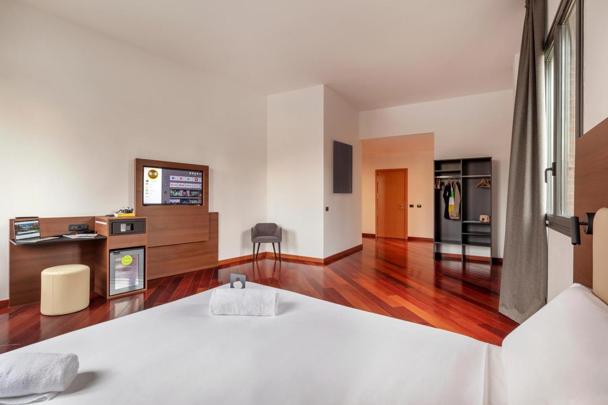 B&B Hotel 사수올로 외부 사진