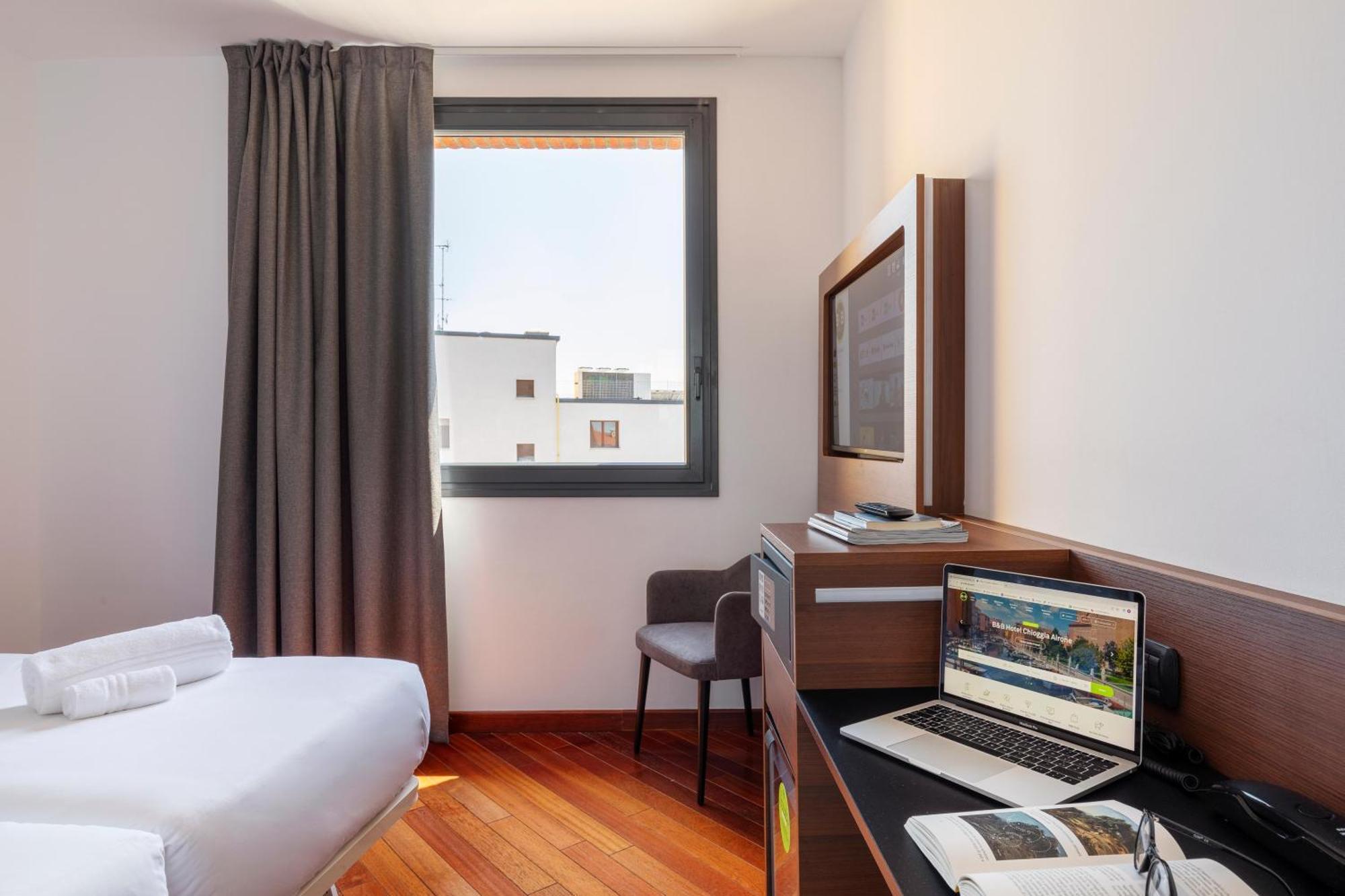 B&B Hotel 사수올로 외부 사진