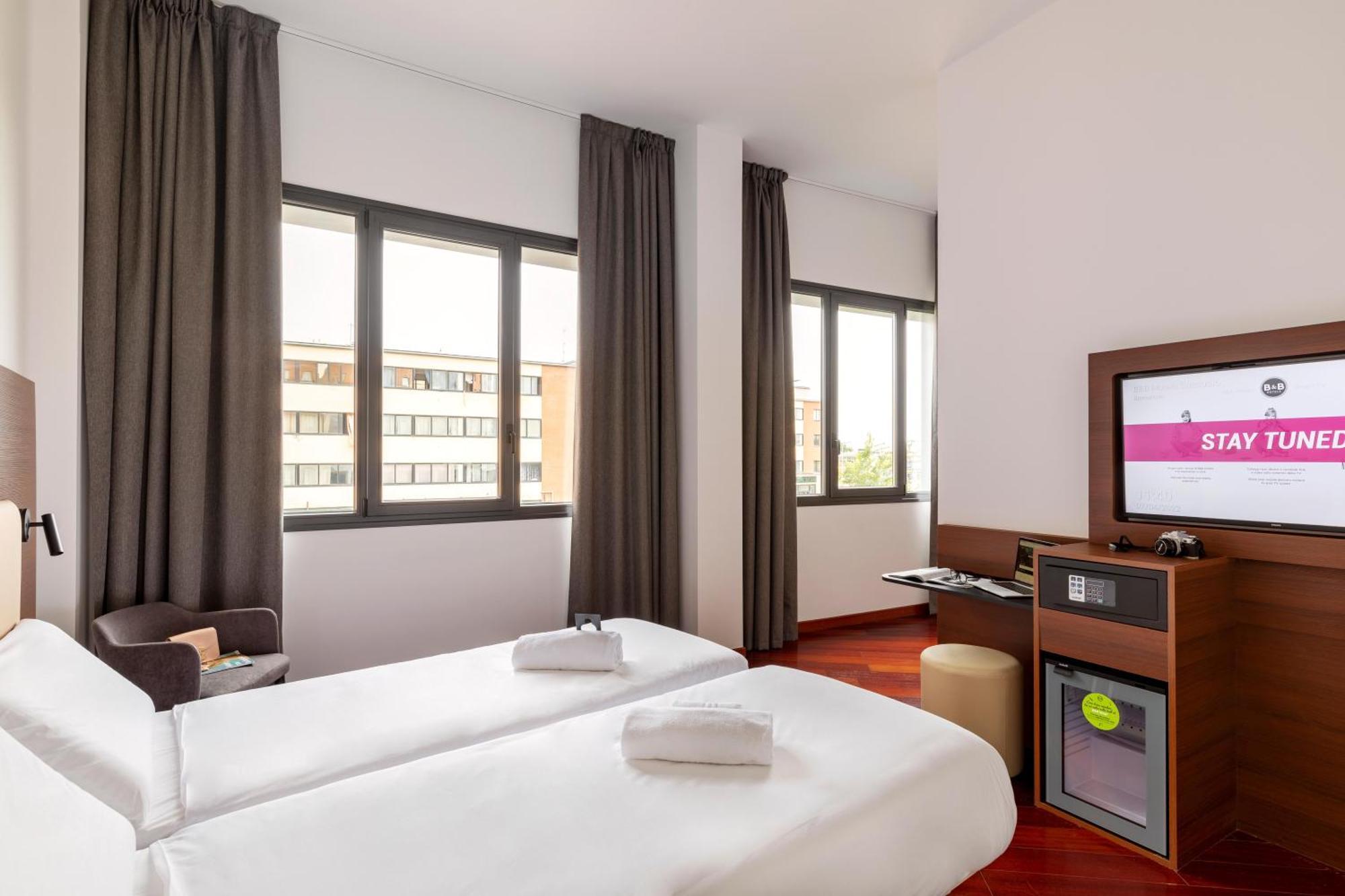 B&B Hotel 사수올로 외부 사진