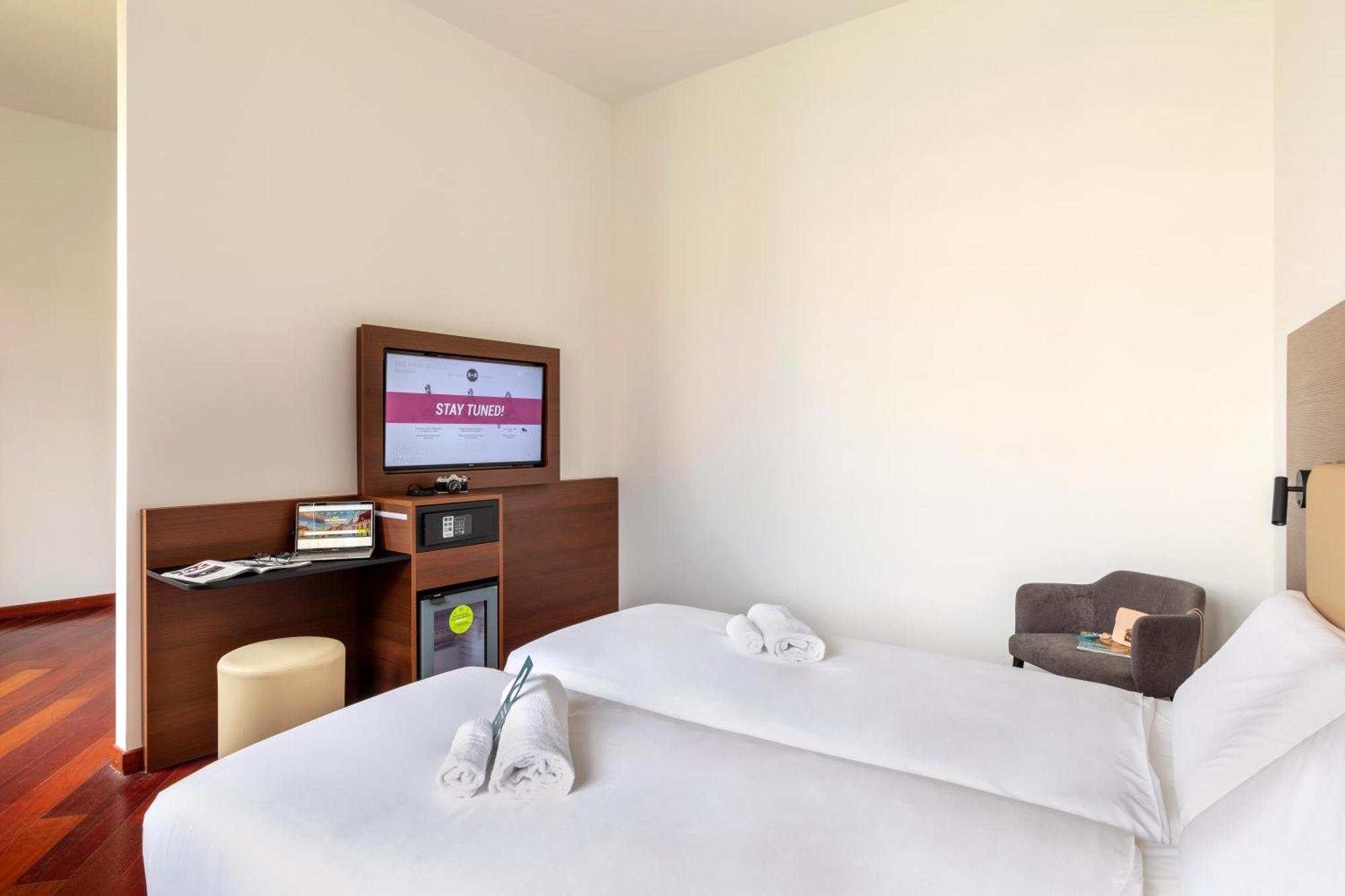 B&B Hotel 사수올로 외부 사진