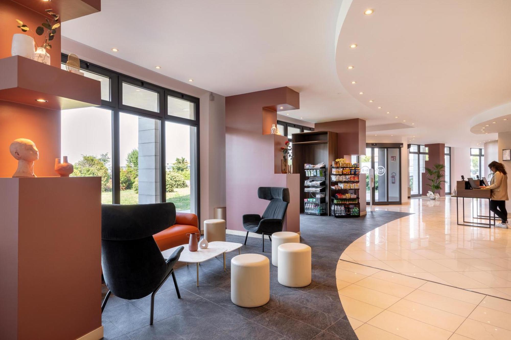B&B Hotel 사수올로 외부 사진